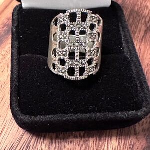 Elegant Silver Women's Ring